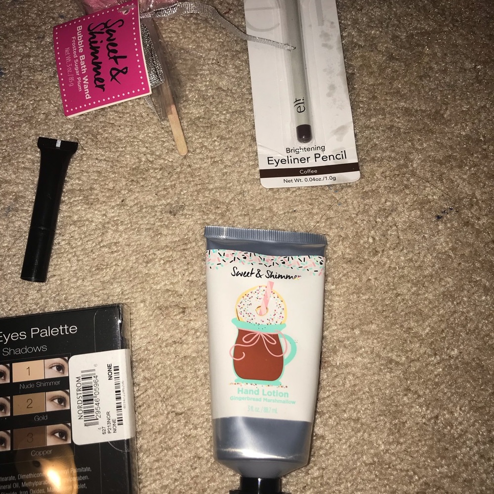 Makeup bundle - Picture 2 of 5